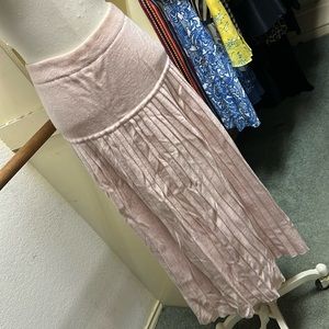 Pleated sweater skirt